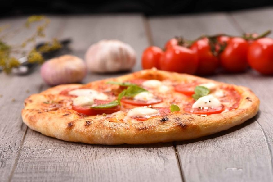 Pizza für Gourmets wie bei der Pizzeria 3000 mit leckeren italienischen und türkischen Essen sowie Lieferservice in Rheine.